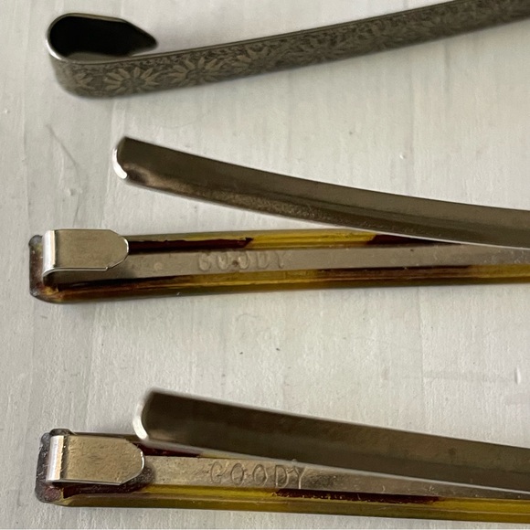 Goody vintage hair clip mock tort barrette & silver tone floral hair clip bundle - Picture 3 of 6